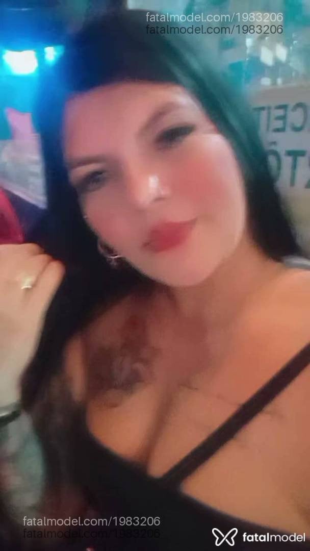 Acompanhante mulher morena (o) de olhos castanhos - Izabella Falconi