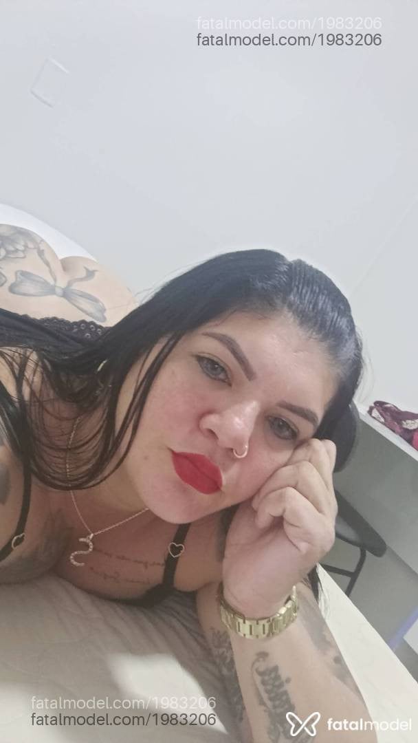 Acompanhante mulher morena (o) de olhos castanhos - Izabella Falconi
