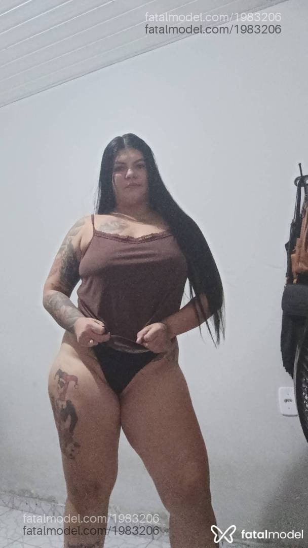 Acompanhante mulher morena (o) de olhos castanhos - Izabella Falconi
