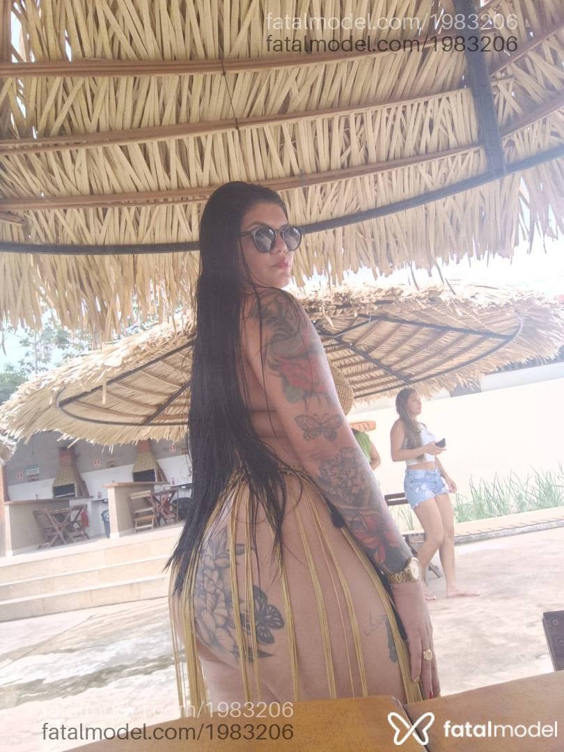 Acompanhante mulher morena (o) de olhos castanhos - Izabella Falconi
