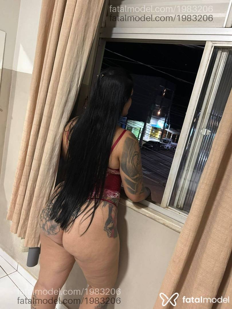 Acompanhante mulher morena (o) de olhos castanhos - Izabella Falconi