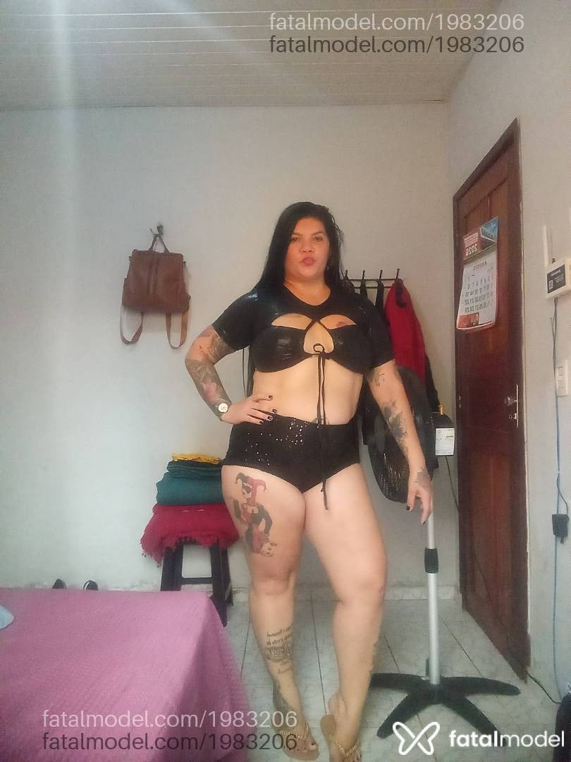 Acompanhante mulher morena (o) de olhos castanhos - Izabella Falconi