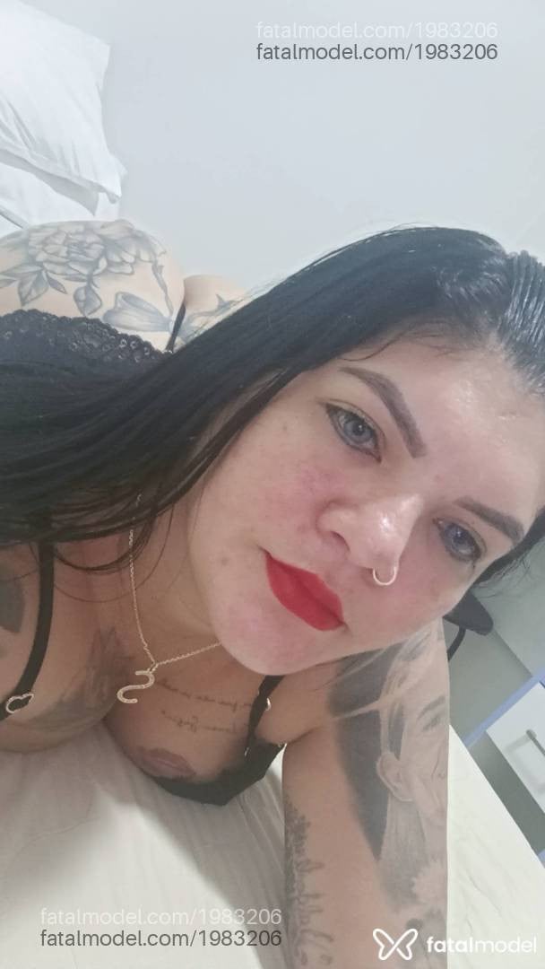 Acompanhante mulher morena (o) de olhos castanhos - Izabella Falconi