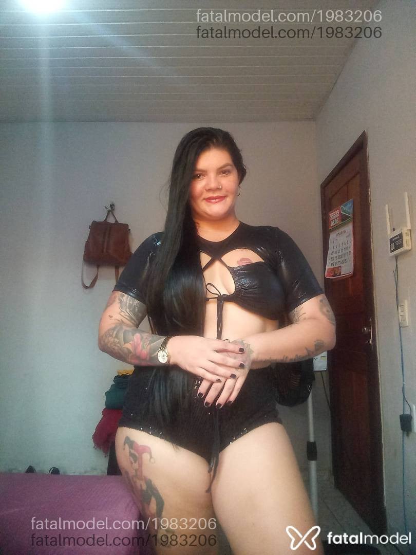 Acompanhante mulher morena (o) de olhos castanhos - Izabella Falconi