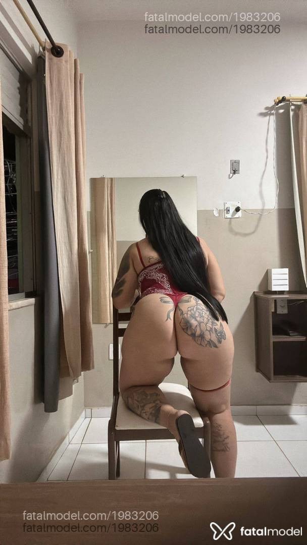 Acompanhante mulher morena (o) de olhos castanhos - Izabella Falconi
