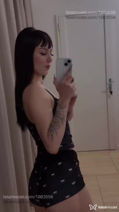 Acompanhante mulher morena (o) de olhos castanhos - Julia Acompanhante mulher morena (o) de olhos castanhos - Julia