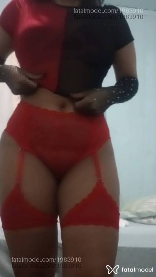 Acompanhante mulher morena (o) de olhos pretos - Marya