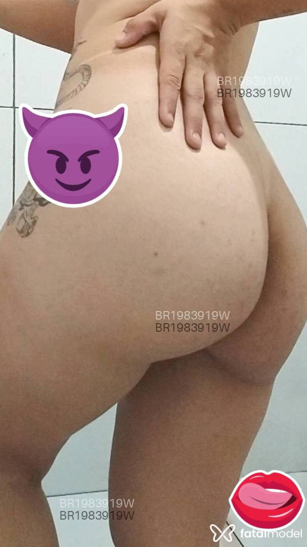 Acompanhante mulher com cabelo castanho de olhos castanhos em Canarana - Maju