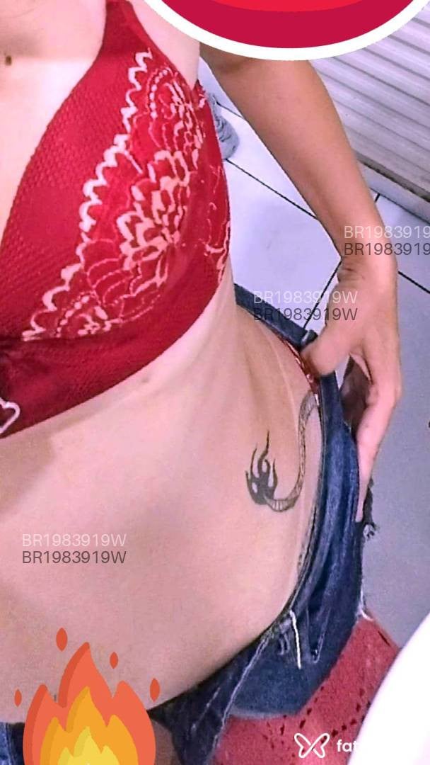 Acompanhante mulher com cabelo castanho de olhos castanhos em Canarana - Maju