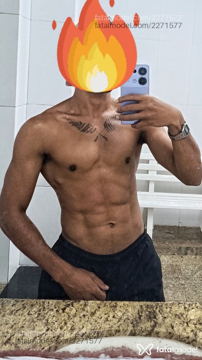 Acompanhante homem com cabelo castanho de olhos castanhos em Porto Alegre - Meninote Azenha