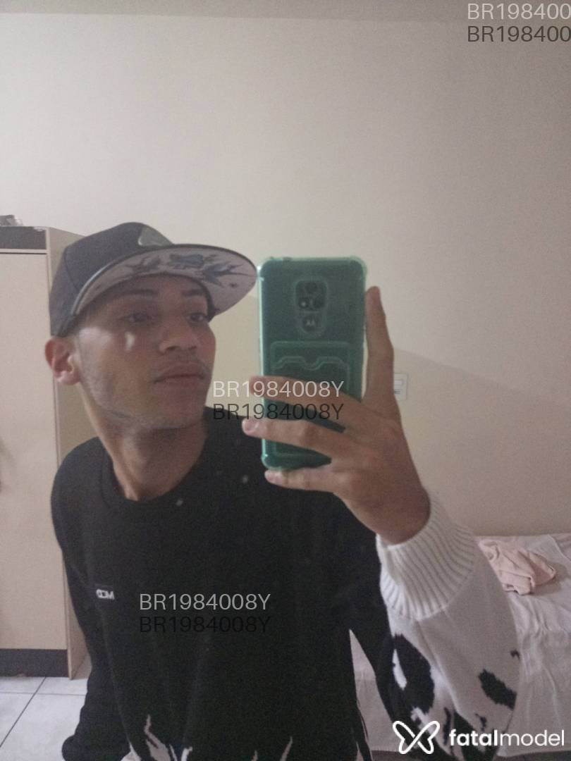 Acompanhante homem com cabelo castanho de olhos castanhos em Virtual - Maxcosta