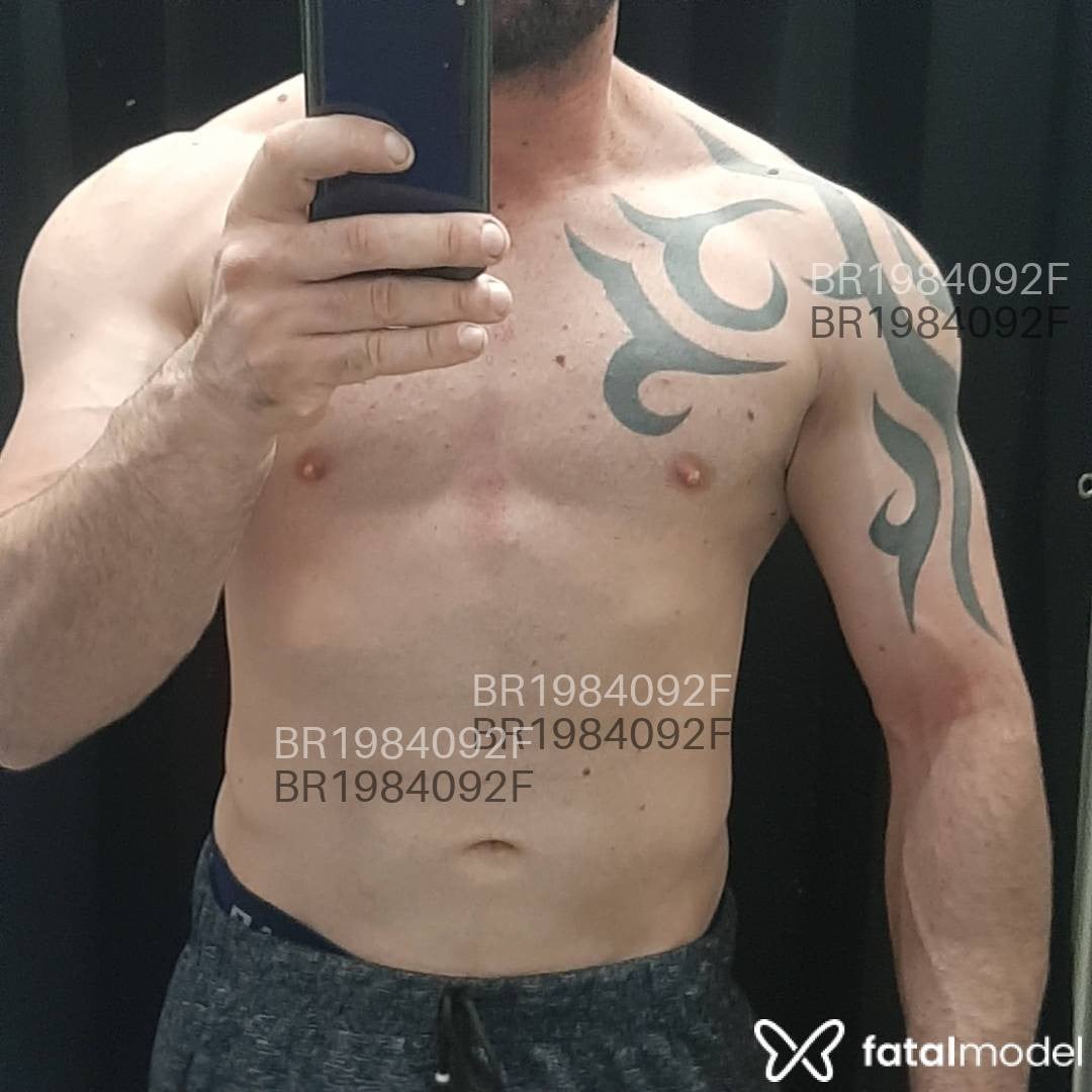 Acompanhante homem com cabelo castanho de olhos castanhos em São José - Predador