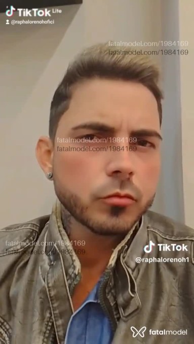 Acompanhante homem com cabelo castanho de olhos castanhos - Jhon Ferrari Acompanhante homem com cabelo castanho de olhos castanhos - Jhon Ferrari