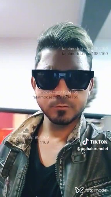 Acompanhante homem com cabelo castanho de olhos castanhos - Jhon Ferrari Acompanhante homem com cabelo castanho de olhos castanhos - Jhon Ferrari