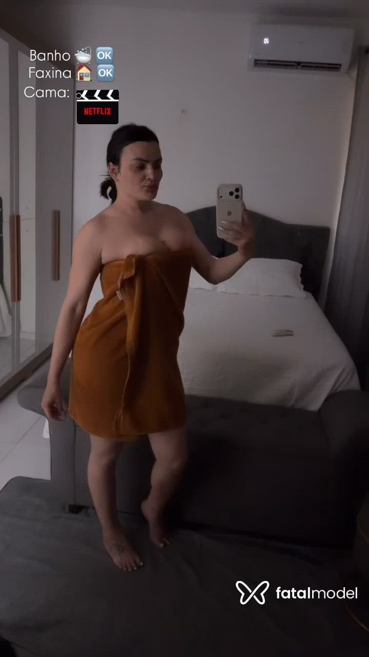 Acompanhante mulher trans com cabelo castanho de olhos castanhos - Sabrina Ketlen