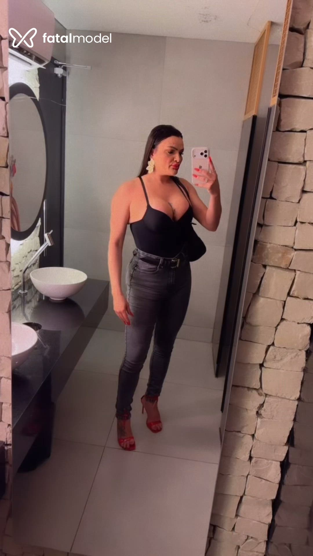 Acompanhante mulher trans com cabelo castanho de olhos castanhos em Iguatu Acompanhante mulher trans com cabelo castanho de olhos castanhos em Iguatu - Sabrina Ketlen