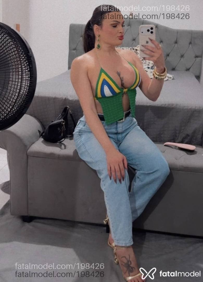 Acompanhante mulher trans com cabelo castanho de olhos castanhos em Iguatu - Sabrina Ketlen