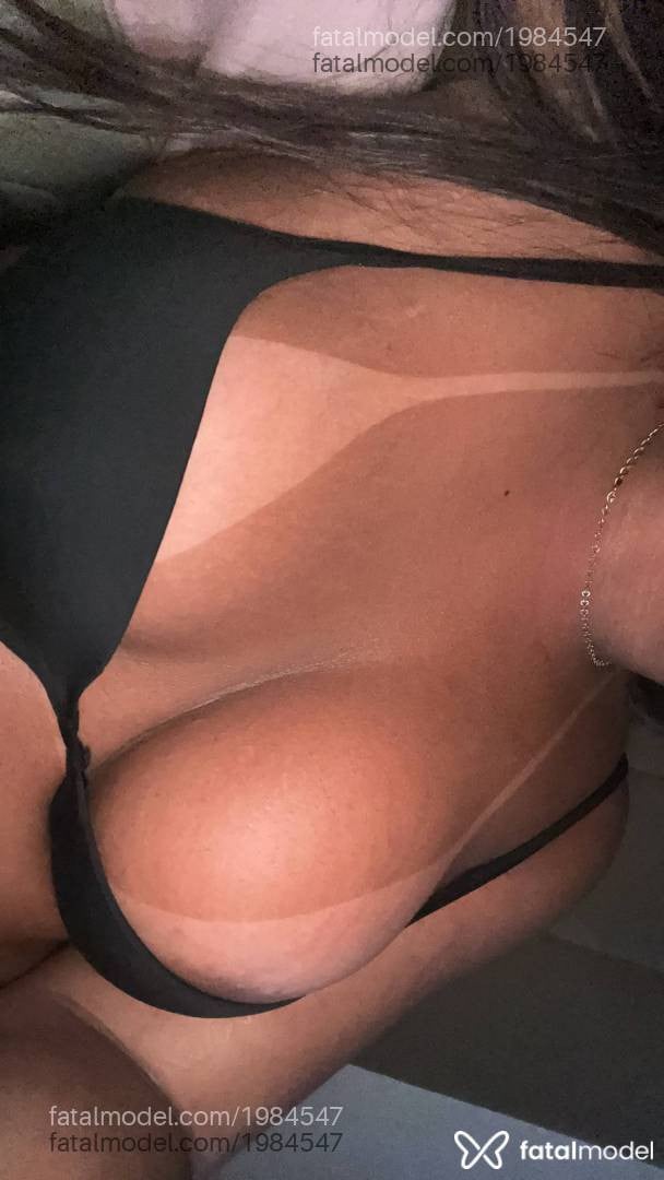 Acompanhante mulher trans morena (o) de olhos castanhos - Amanda Calie