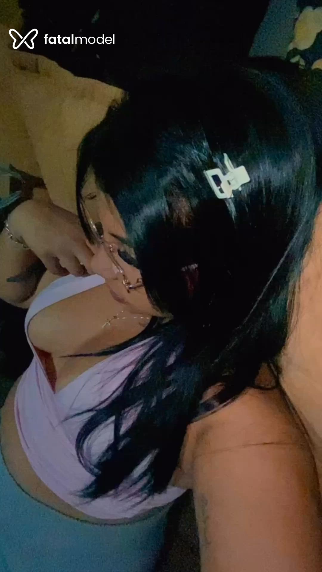 Acompanhante mulher morena (o) de olhos castanhos - Sasá