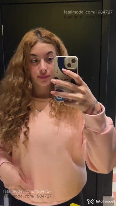 Acompanhante mulher loira (o) de olhos mel - Alícia
