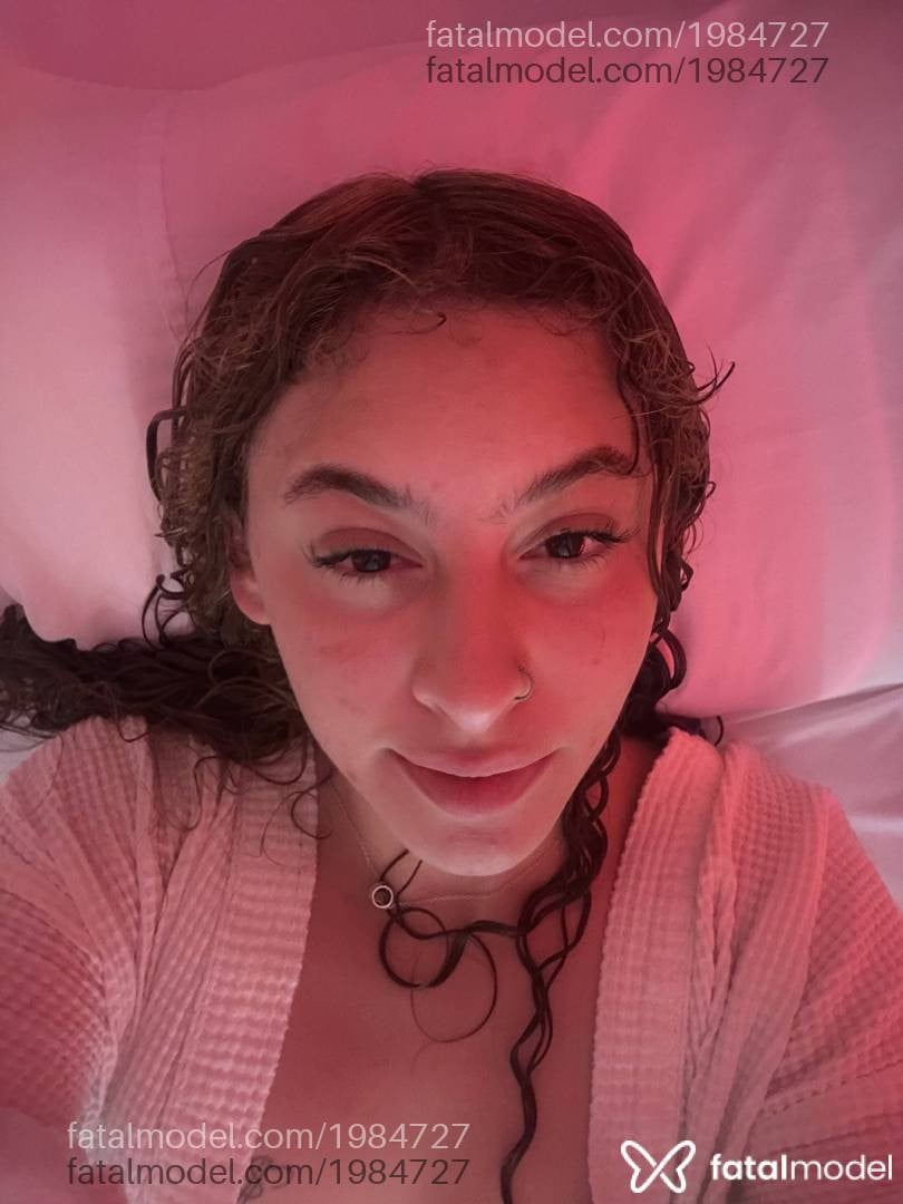 Acompanhante mulher loira (o) de olhos mel em Cascavel - Alícia