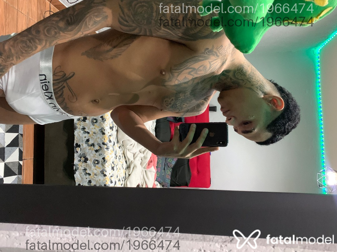Acompanhante homem morena (o) de olhos castanhos - Novinhotatuado Acompanhante homem morena (o) de olhos castanhos - Novinhotatuado