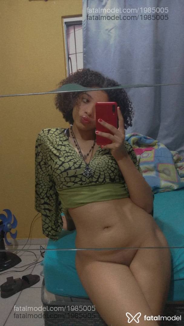 Acompanhante mulher morena (o) de olhos castanhos em Porto Alegre - Ahgata Marques