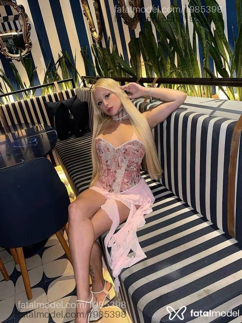 Acompanhante mulher loira (o) de olhos mel em Aparecida de Goiânia - Alana