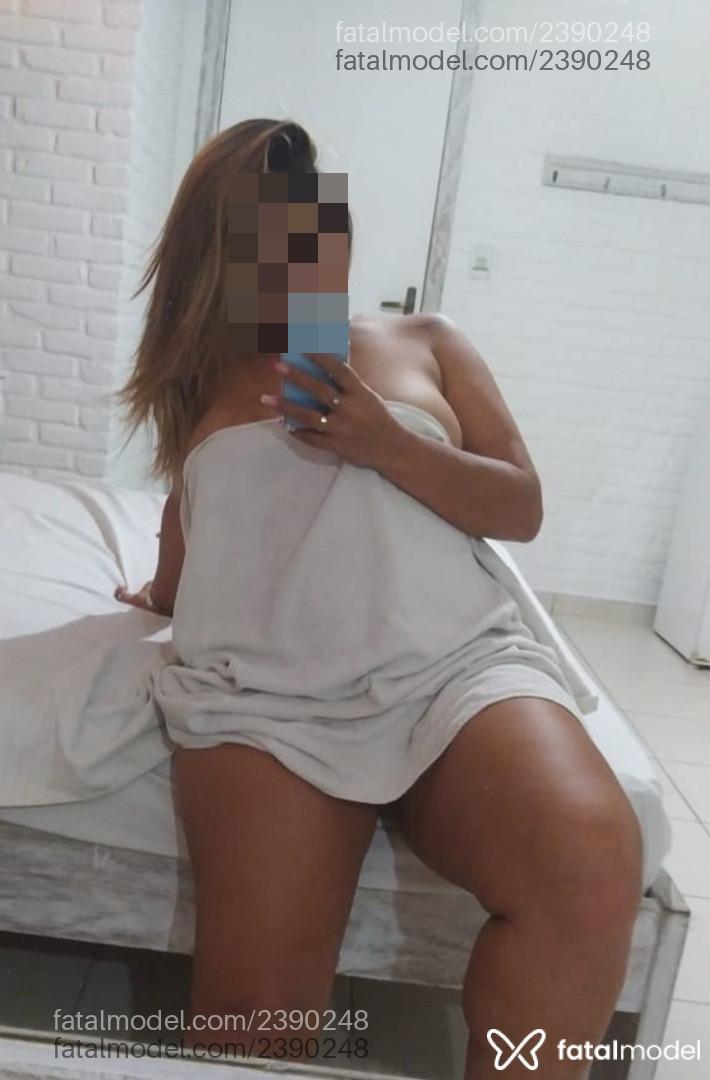 Acompanhante mulher loira (o) de olhos castanhos em São Fidélis - Grazzy