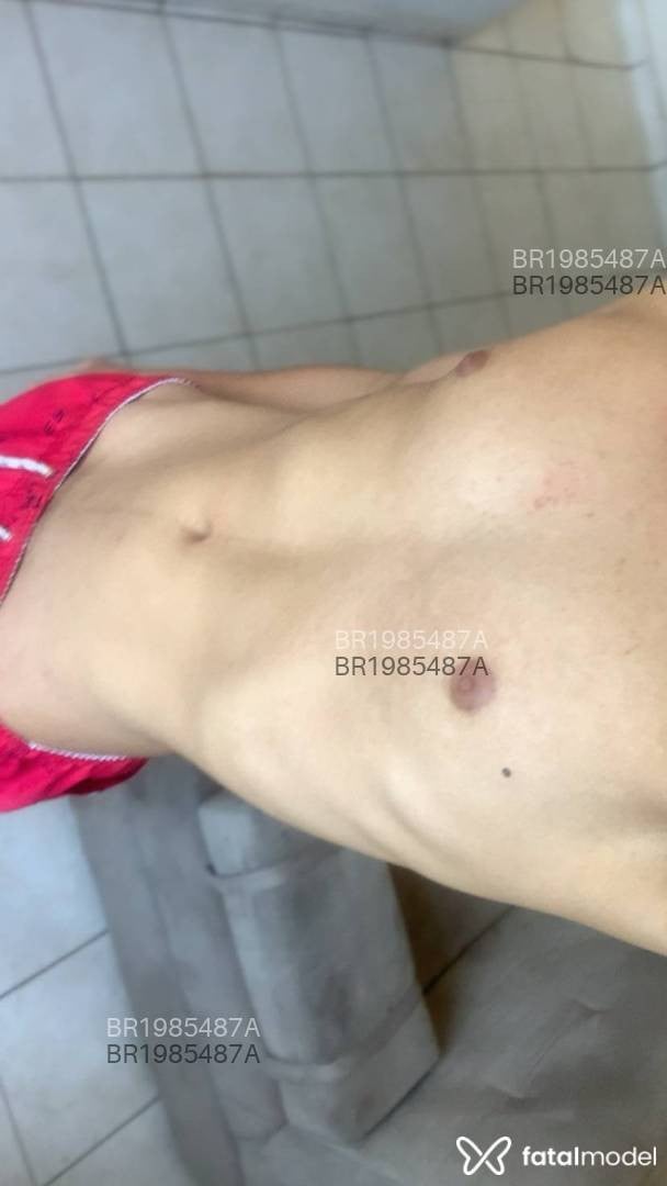Acompanhante homem morena (o) de olhos castanhos em Londrina - Kayn