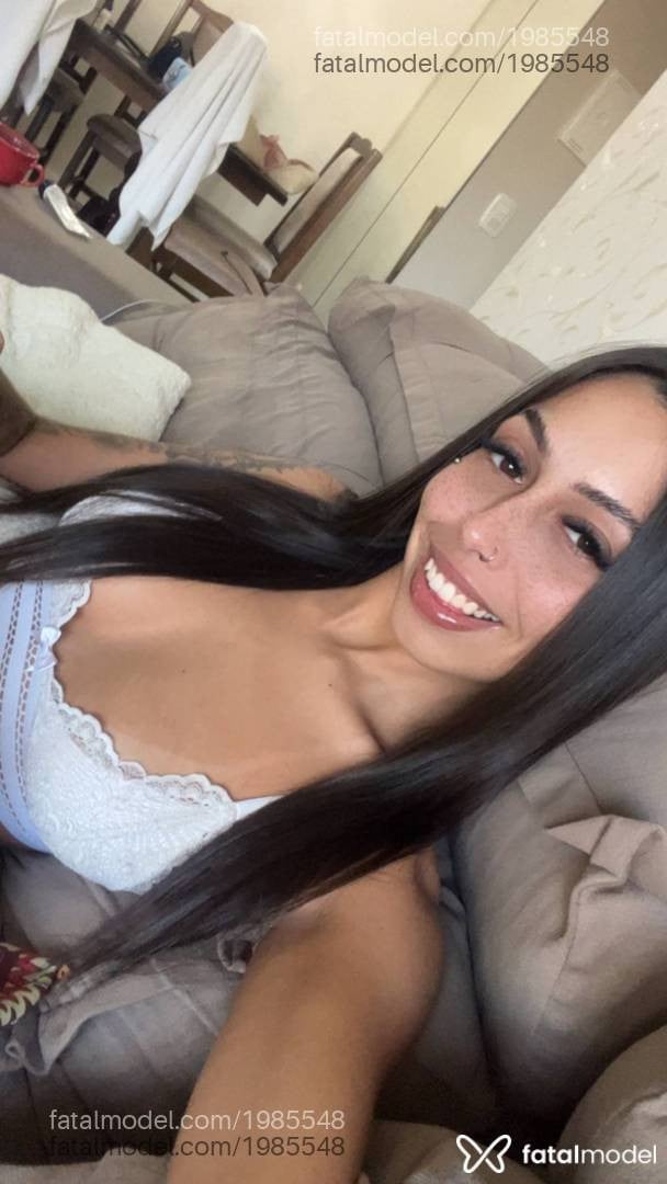 Acompanhante mulher com cabelo castanho de olhos castanhos - Maria Eduarda