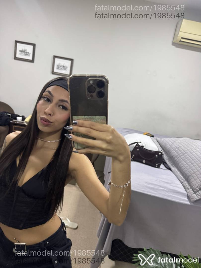 Acompanhante mulher com cabelo castanho de olhos castanhos - Maria Eduarda