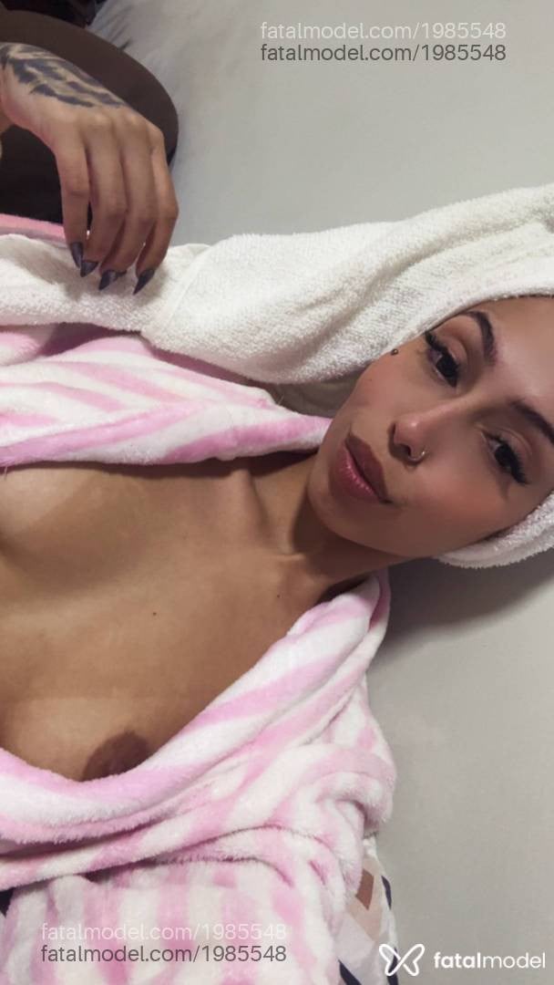Acompanhante mulher com cabelo castanho de olhos castanhos - Maria Eduarda