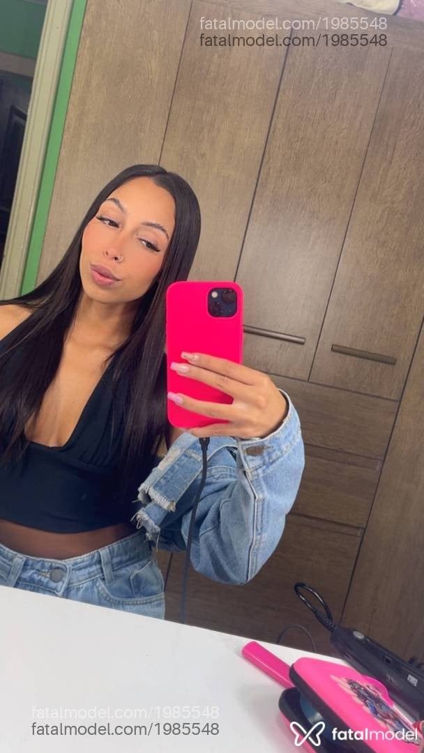 Acompanhante mulher com cabelo castanho de olhos castanhos em Caxias do Sul - Maria Eduarda