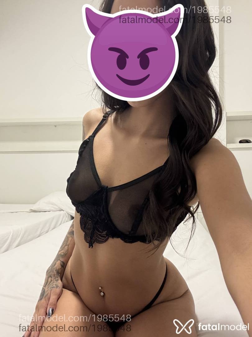 Acompanhante mulher com cabelo castanho de olhos castanhos - Maria Eduarda