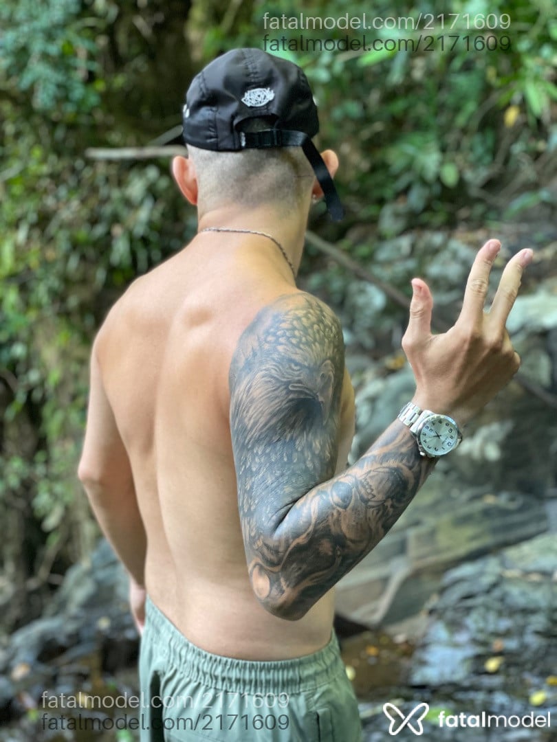 Acompanhante homem com cabelo castanho de olhos castanhos em Florianópolis - Kauê
