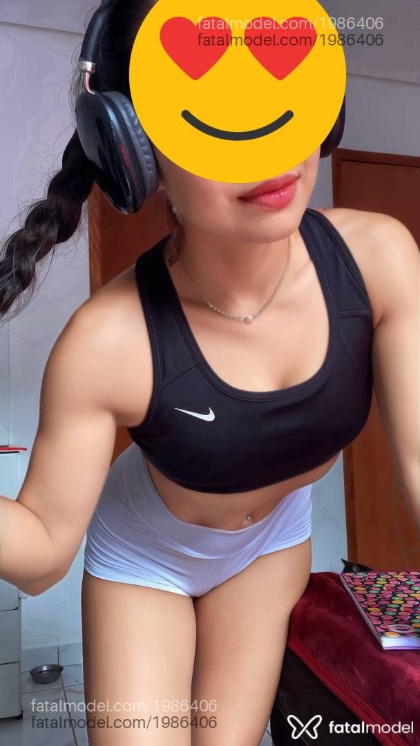 Acompanhante mulher com cabelo castanho de olhos castanhos em Virtual - Akemi Sato