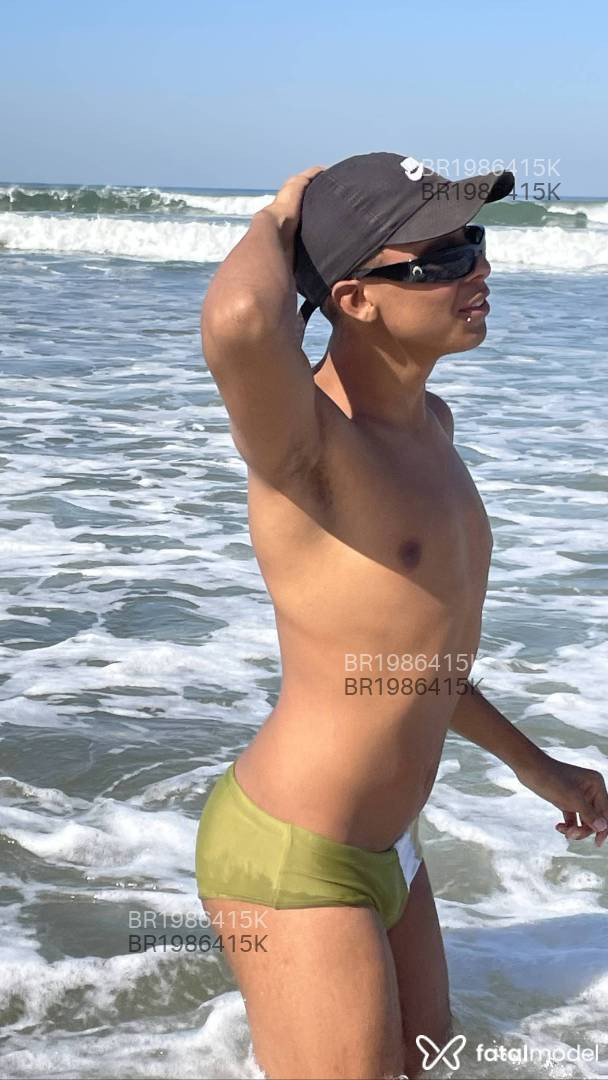 Acompanhante homem com cabelo colorido de olhos castanhos em Praia Grande - João Santos