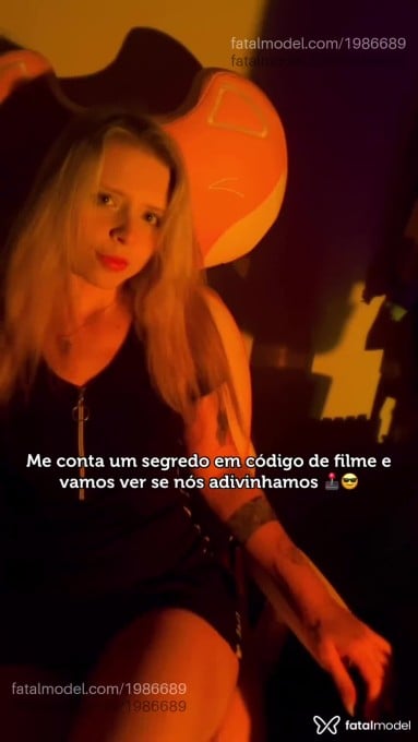 Acompanhante mulher loira (o) de olhos verdes em Virtual Acompanhante mulher loira (o) de olhos verdes em Virtual - BiaDixon