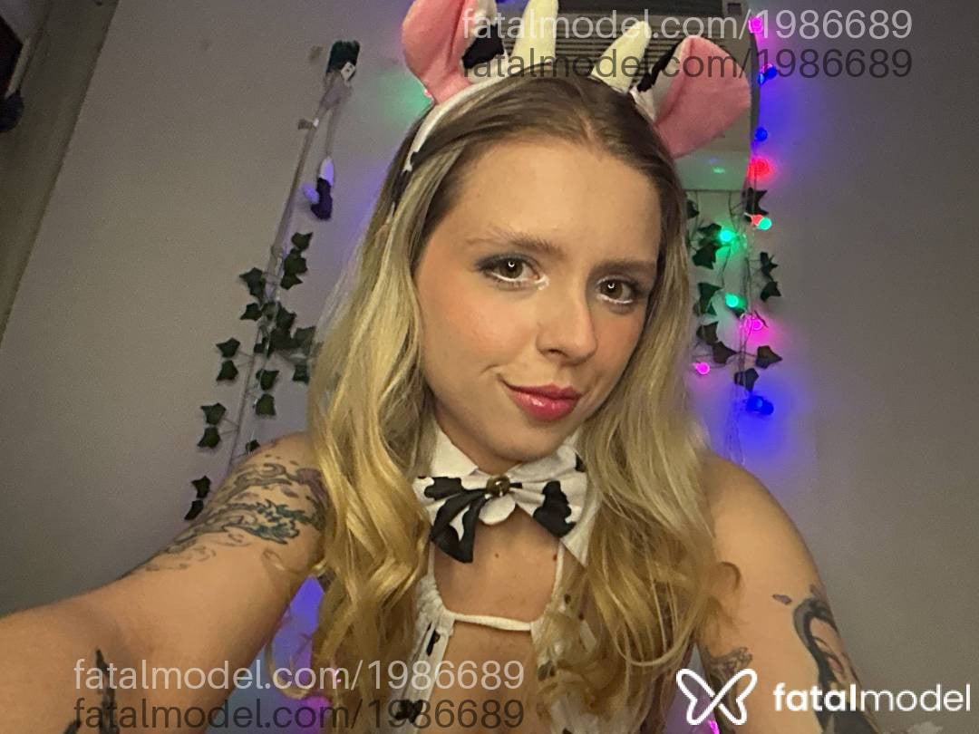 Acompanhante mulher loira (o) de olhos verdes em Virtual - BiaDixon