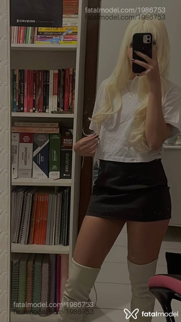 Acompanhante mulher com cabelo castanho de olhos castanhos - Giovanna Acompanhante mulher com cabelo castanho de olhos castanhos - Giovanna