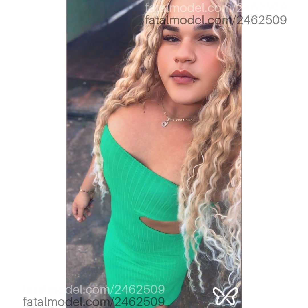 Acompanhante mulher trans com cabelo castanho de olhos castanhos em Nova Canaã do Norte Acompanhante mulher trans com cabelo castanho de olhos castanhos em Nova Canaã do Norte - Lia Zahara