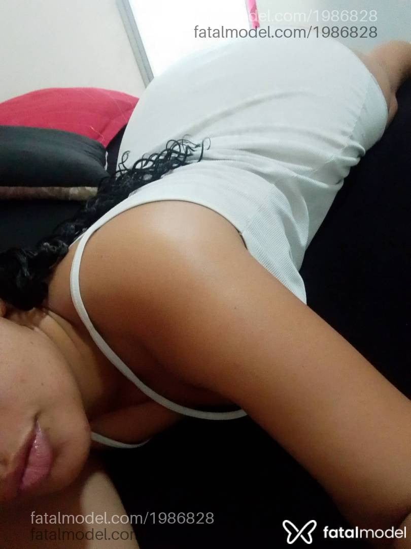 Acompanhante mulher morena (o) de olhos pretos - Alice