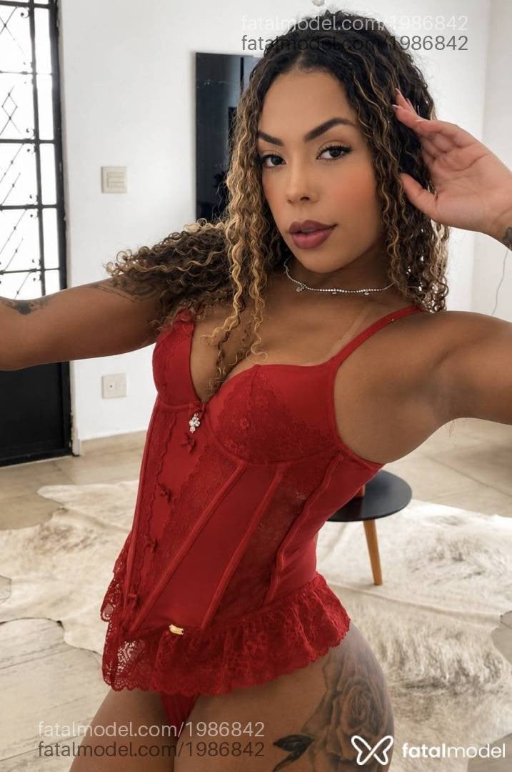 Acompanhante mulher morena (o) de olhos castanhos em Ituiutaba - Mia Bellini