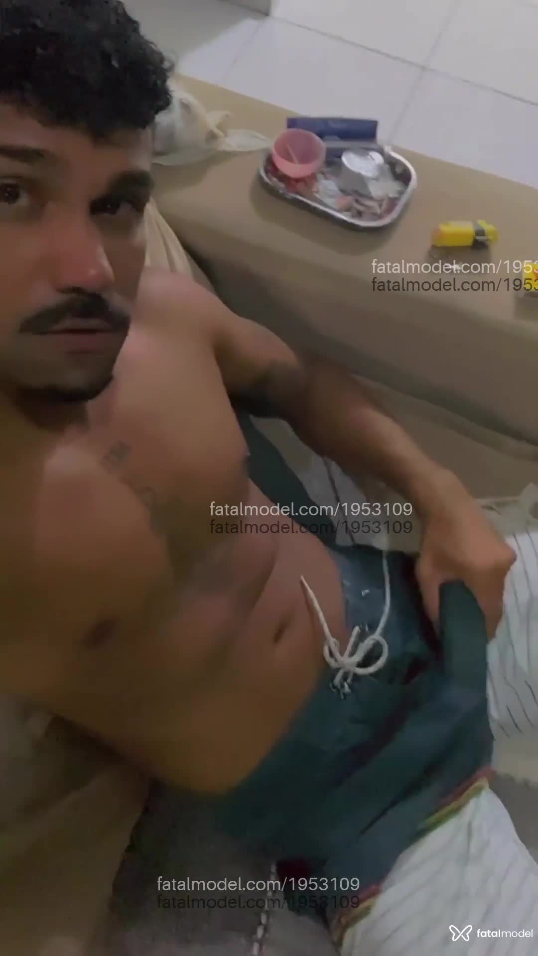 Acompanhante homem morena (o) de olhos pretos em Virtual - Frank