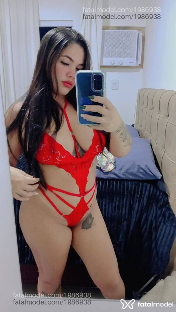 Acompanhante mulher morena (o) de olhos castanhos - Vitória