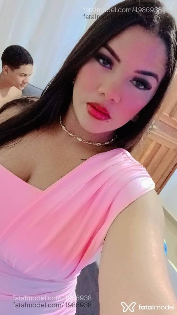Acompanhante mulher morena (o) de olhos castanhos - Vitória