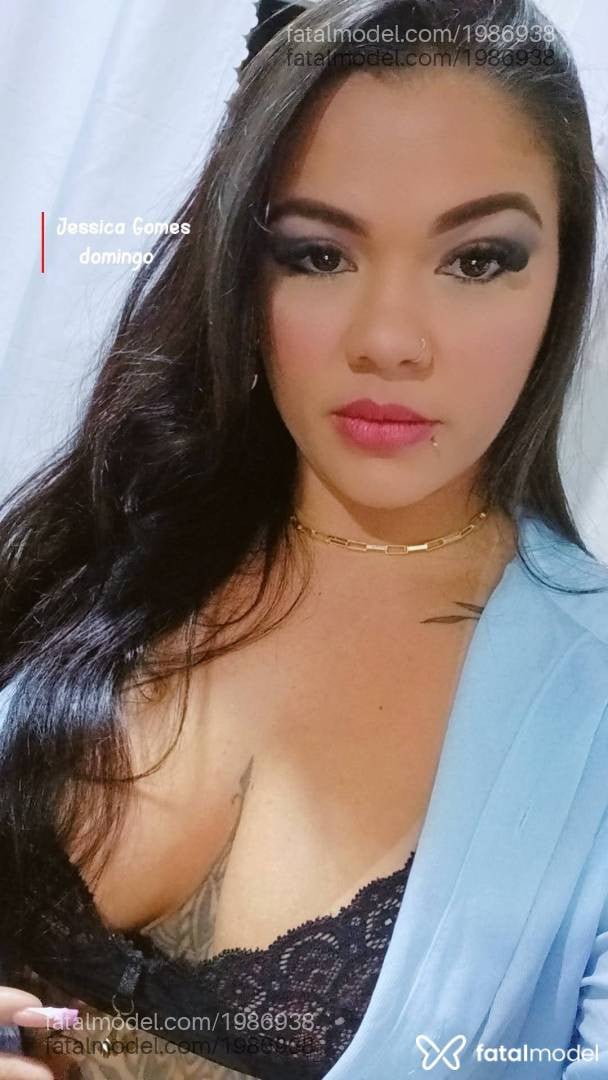 Acompanhante mulher morena (o) de olhos castanhos - Vitória