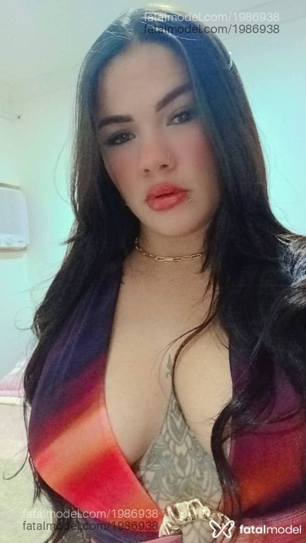 Acompanhante mulher morena (o) de olhos castanhos em Valença - Vitória