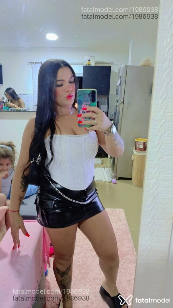 Acompanhante mulher morena (o) de olhos castanhos - Vitória